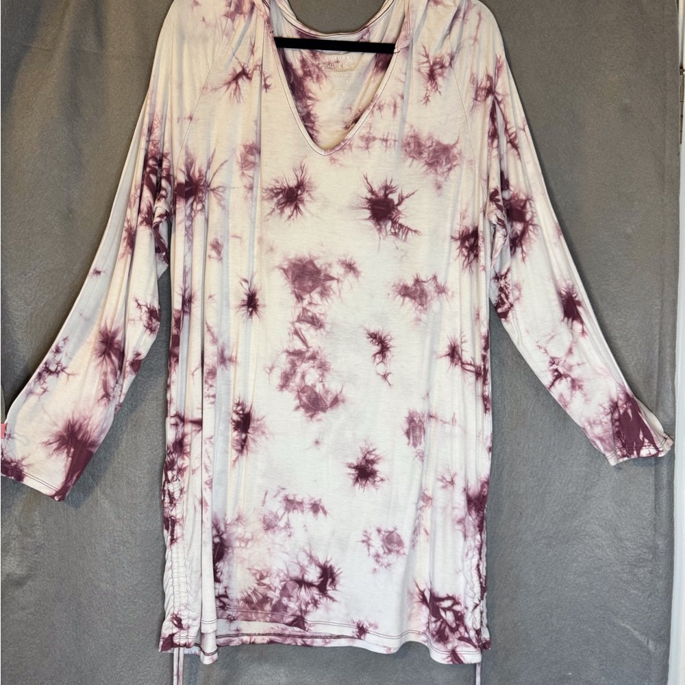 Torrid Pink Cream Relaxed Tunic Top. Very Good Condition.